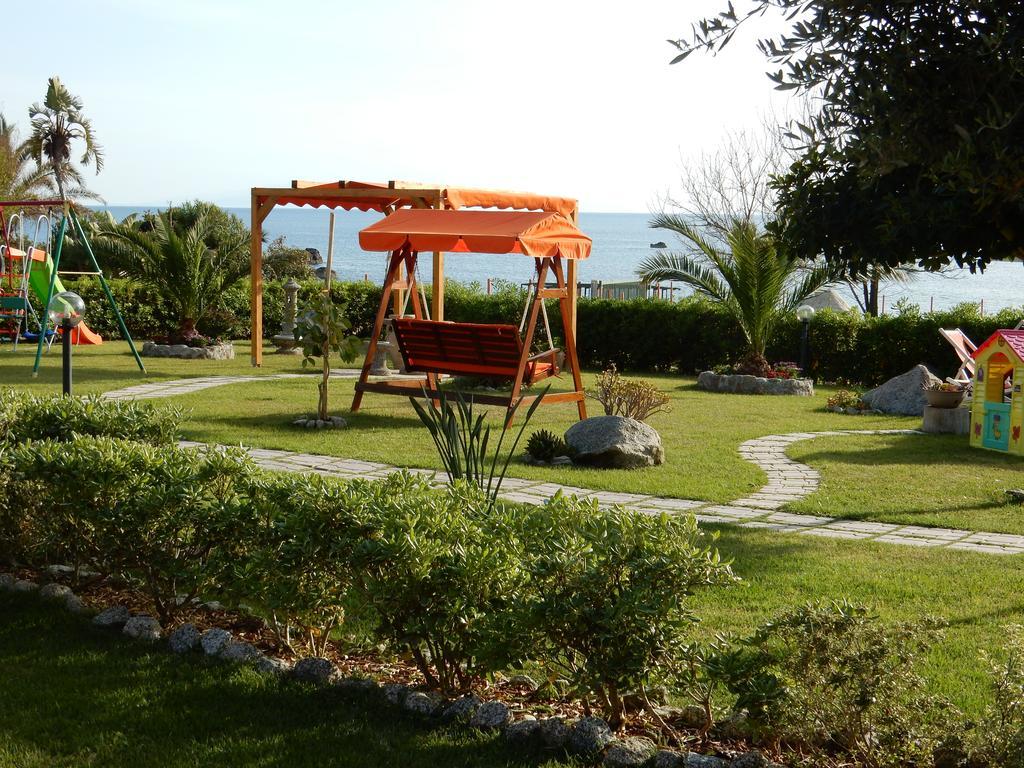 Le Casette Sul Mare Capo Vaticano Exterior photo