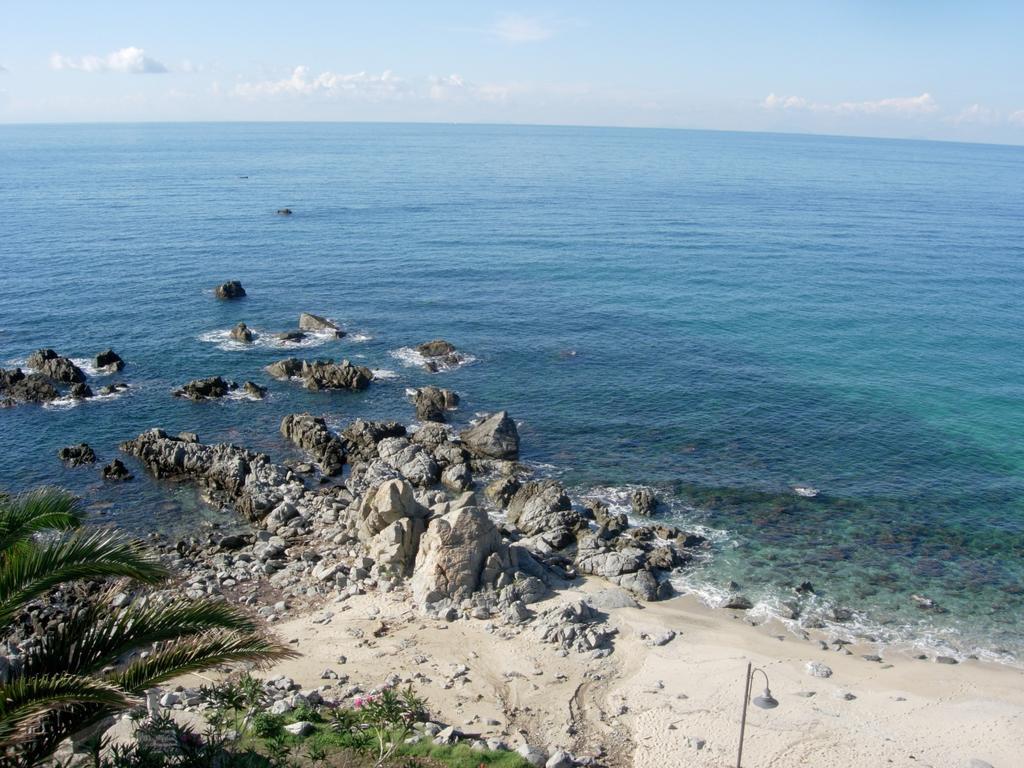 Le Casette Sul Mare Capo Vaticano Exterior photo