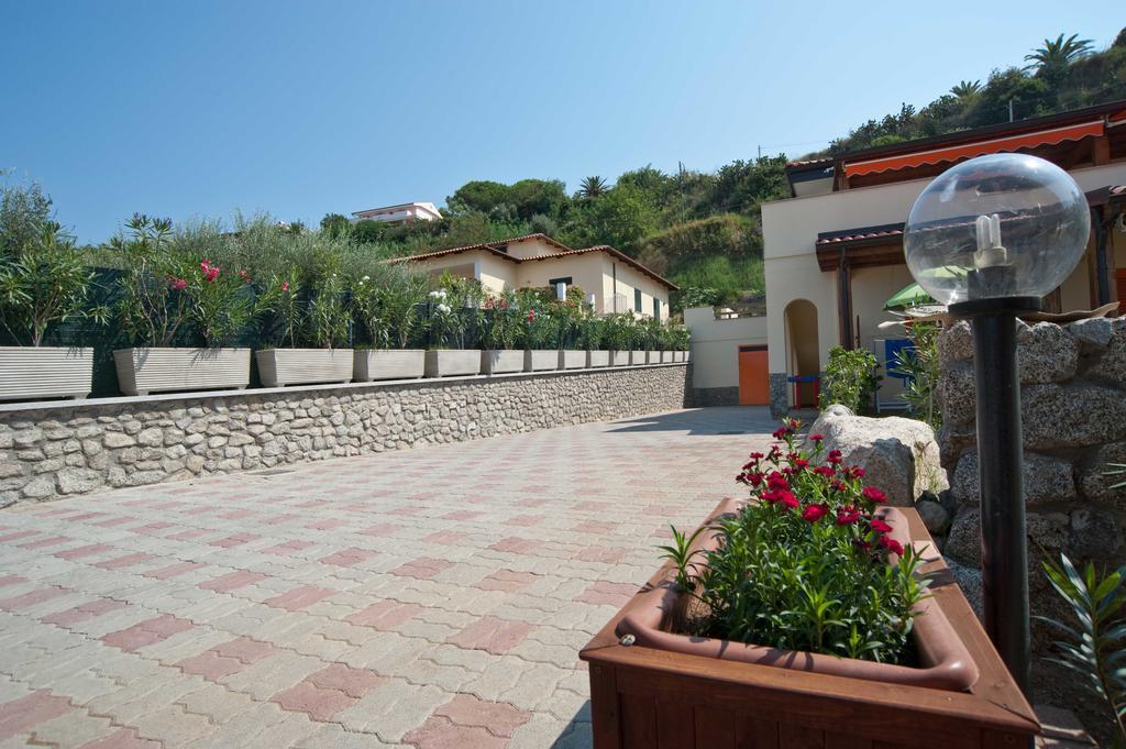 Le Casette Sul Mare Capo Vaticano Exterior photo