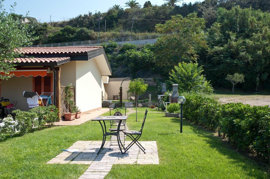 Le Casette Sul Mare Capo Vaticano Exterior photo